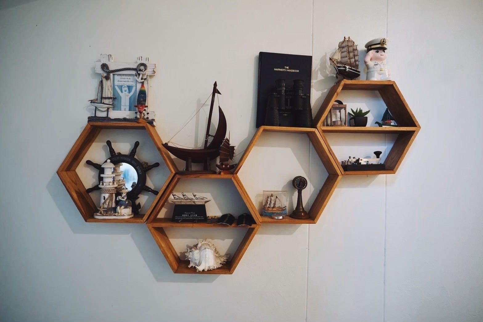 Hexagonal decor shelves, nautical theme