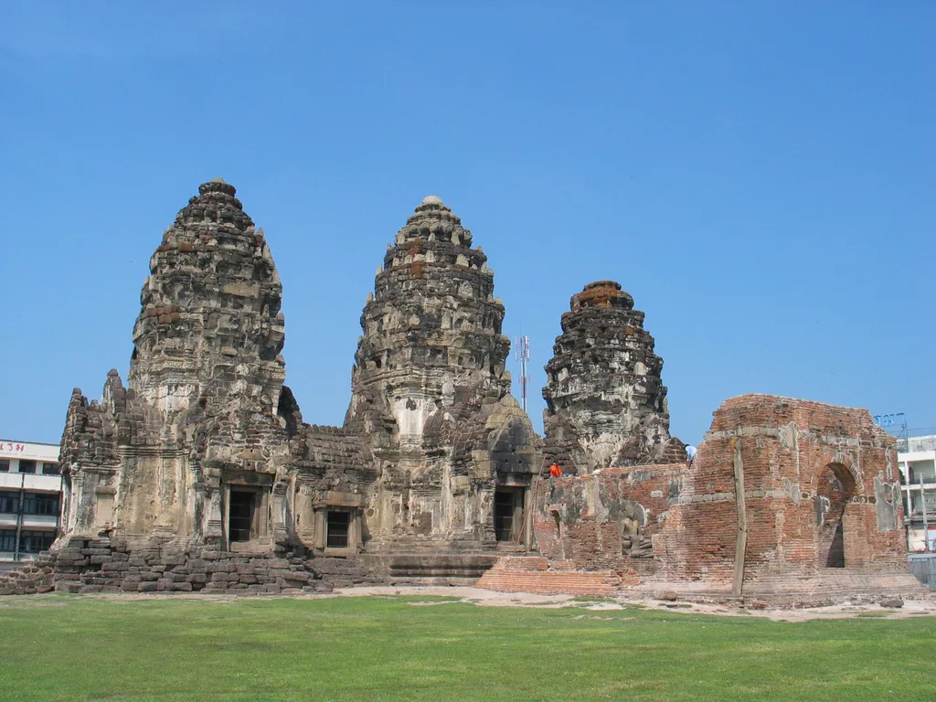 Phra Prang Sam Yot